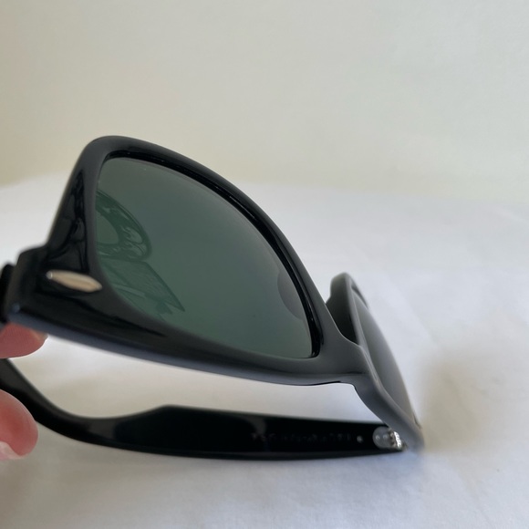 Vintage B&L Ray-Ban Wayfarer ll sunglasses - Picture 12 of 17